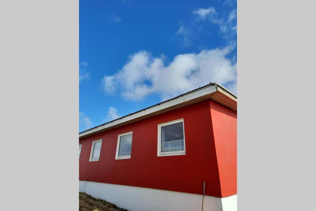 The Red House Near The Sea Apartment Njarthvik Exterior foto